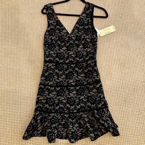 BNWT Nicole Miller Artelier flounce hem dress